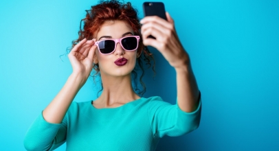 5 Tren Selfie Yang Bisa Bikin Geleng-Geleng Kepala