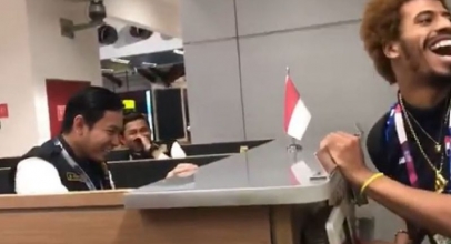 Momen Kocak Atlet Asal Irak Saat Berada di Bagian Imigrasi Bandara
