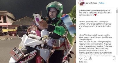 VIRAL! Kisah Haru Ibu Driver Ojek Online, Narik Sambil Bawa Dua Anak