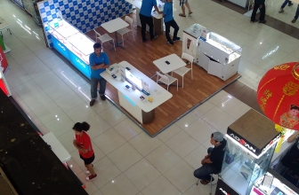 Musim Hujan, Roxy Sepi