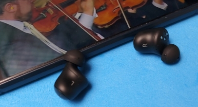 Review 1More ColorBuds, Desain Fashionable, Audio Menengah