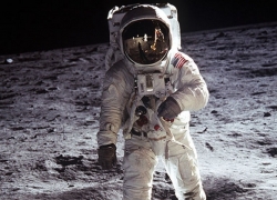 Berita XL: Yuk Simak Sejarah Pendaratan Pertama di Bulan