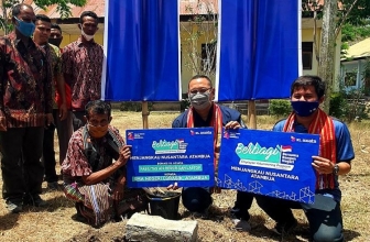 XL Corner: Karyawan XL Axiata Salurkan Donasi Pendidikan di Nusa Tenggara Timur