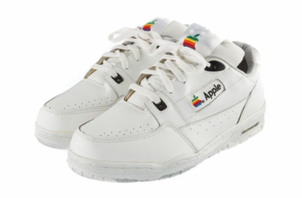 Sepatu Langka Apple Dilego Rp 200 Jutaan