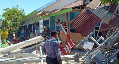 Menara Roboh, Bukan Tanggung Jawab XL
