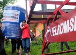 Telkomsel Tuntaskan CSR di Sukabumi