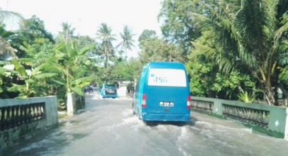 Petugas XL Axiata Terobos Banjir di Pesisir Selatan DI Yogyakarta dan Jawa Timur