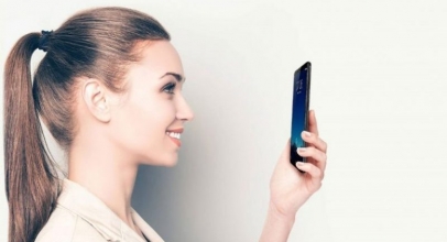 Studi: Smartphone Bisa Menyebabkan Kulit Berjerawat