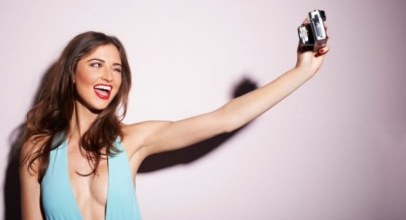 Ini Alasan Mengapa Sisi Kiri Wajah Lebih Terlihat Menarik Untuk Selfie