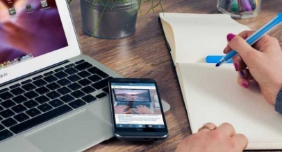 Studi: Meletakkan Ponsel di Meja Kerja Dapat Mengurangi Produktivitas