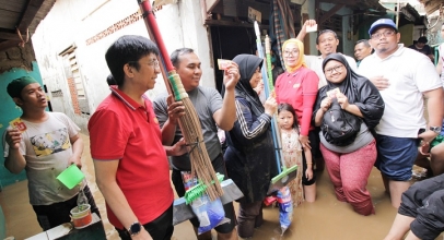 Indosat Ooredoo Dirikan Posko Pengobatan dan Telepon Gratis