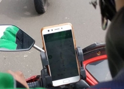 Hati-Hati Meletakkan Smartphone di Speedometer