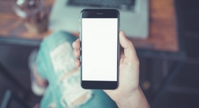 Kesal Layar Smartphone Berminyak? Atasi Dengan Cara Ini