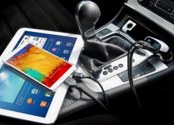 Tips Aman Nge-Charge Baterai Ponsel di Mobil Saat Mudik