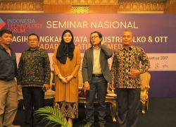 Menkominfo Serukan Stop Konten Negatif di Medsos