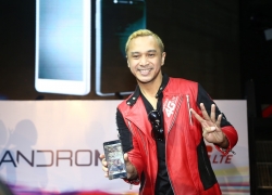 Smartfren Pelopori Perangkat VoLTE di Indonesia