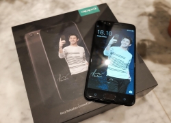 OPPO Luncurkan F3 Reza Rahadian Limited Edition