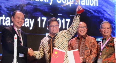 Indosat Ooredoo dan PT Pasifik Satelit Nusantara Tandatanagi Kesepakatan Pembelian Satelit Palapa-N1