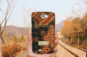 Melihat Batik Indonesia Lewat Case