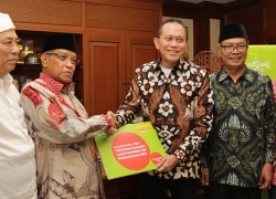 Indosat Ooredoo Donasikan Komputer ke NU demi Pendidikan