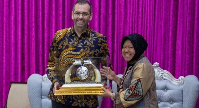 Indosat Ooredoo Tingkatkan Telanta Digital Warga Surabaya