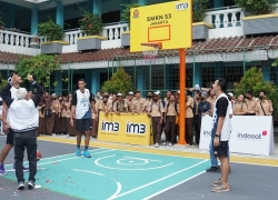 IOH Bawa Pebasket IBL ke Sekolah-sekolah