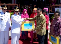 Indosat Ooredoo dan Pemkot Rilis Perpustakaan Digital