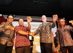 Indosat dan QNB Terbitkan Kartu ATM Dompetku QNB