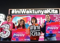 Tri Luncurkan Gerakan #IniWaktunyaKita