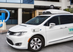 Waymo dan Intel Garap Teknologi Mobil Tanpa Sopir