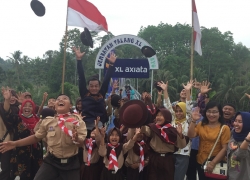 XL Axiata Bantu Dirikan Jembatan di Pringsewu Lampung