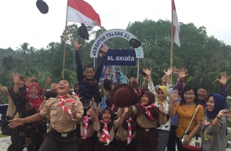 XL Axiata Bantu Dirikan Jembatan di Pringsewu Lampung