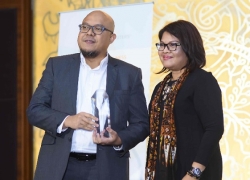 Indosat Ooredoo Raih Penghargaan Indonesia Law Awards 2017