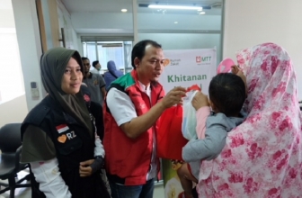 Telkomsel Beraksi Khitanan Massal di Sukabumi