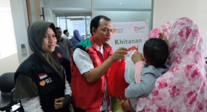 Telkomsel Beraksi Khitanan Massal di Sukabumi