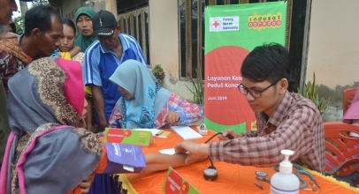 Indosat Ooredoo Bantu Pengungsi Bencana Banjir Samarinda dan Konawe