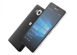 Microsoft Lumia 950  Windows 10 Pertama, Berkamera Juara