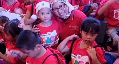 Telkomsel Rayakan Natal dan Tahun Baru di Panti Asuhan