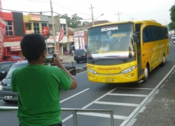 Om “Telolet” Om, Menjadi Viral