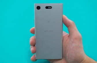 Sony Xperia XZ2 Compact Usung Rasio Layar 18:9