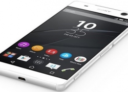 Sony Xperia M Ultra, Buat Penggila Selfie