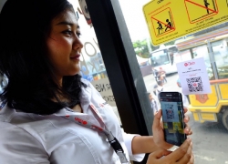 Bayar Angkot Pakai TCash di Bandung
