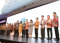 Telkomsel Raih Penghargaan Wajib Bayar Terbaik
