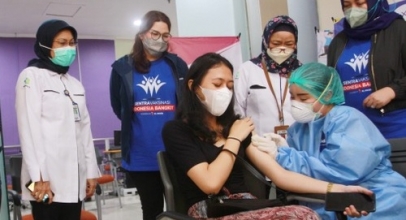 Vaksinasi Covid XL Axiata di Medan Usai