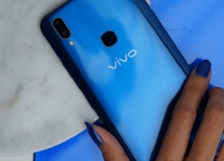 Maudy Ayunda Berpose Selfie Lewat Kamera vivo V9 24 MP