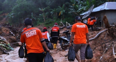 RedDoorz dan Baznas Bagikan Sembako