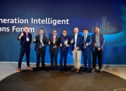 XL – Huawei Raih Catalist Award