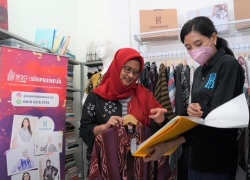 CEO XL Axiata Kunjungi Workshop UMKM Perempuan