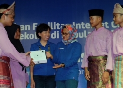 Gerakan Donasi Kuota XL Axiata Hadirkan Internet Cepat di Ratusan Sekolah