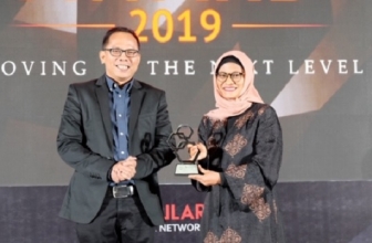 Dian Siswarini Terpilih Sebagai CEO of The Year